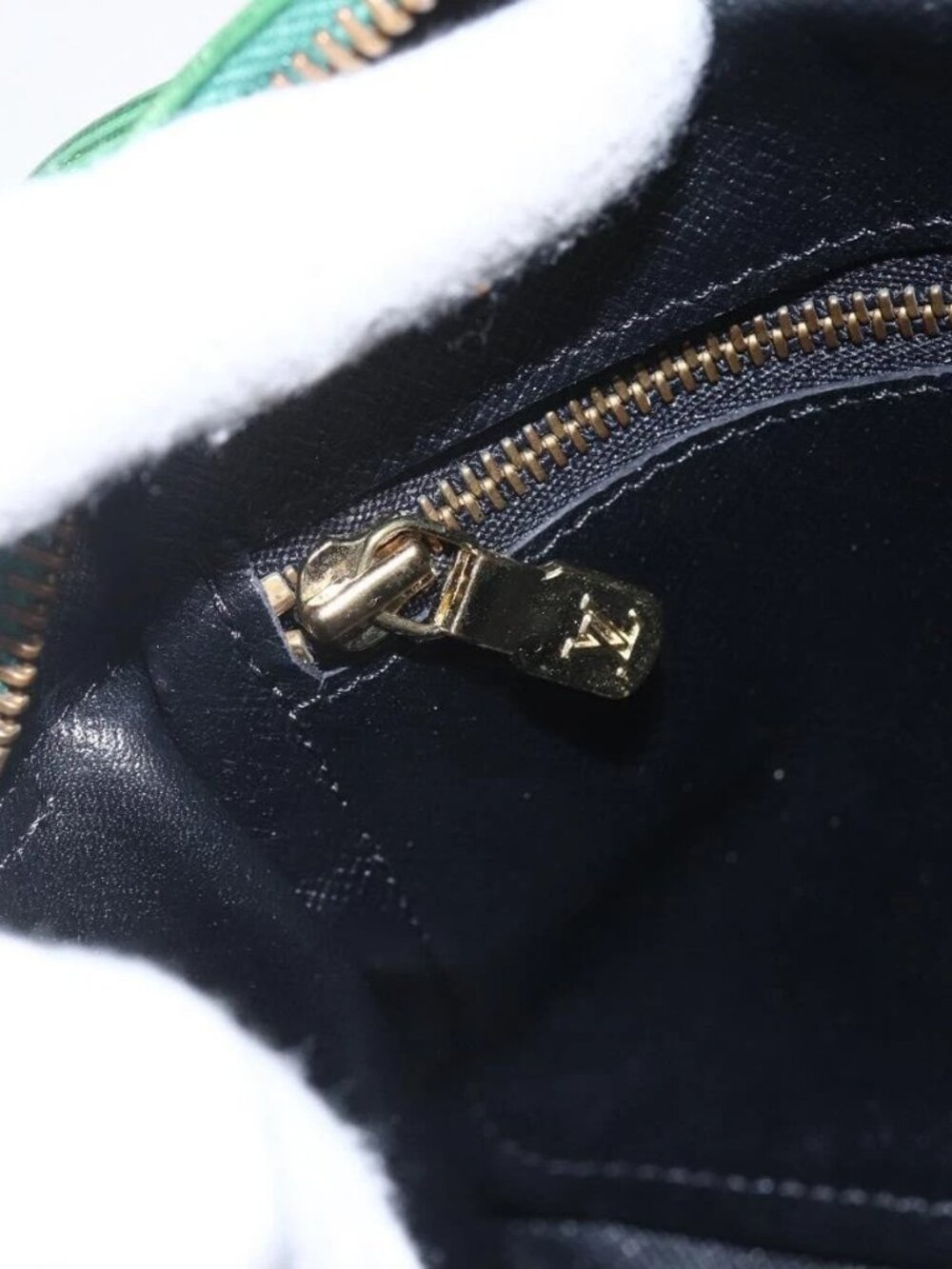 LOUIS VUITTON Epi Trocadero 23 Shoulder Bag Green M52304 LV Auth 163372 - Picture 12 of 16